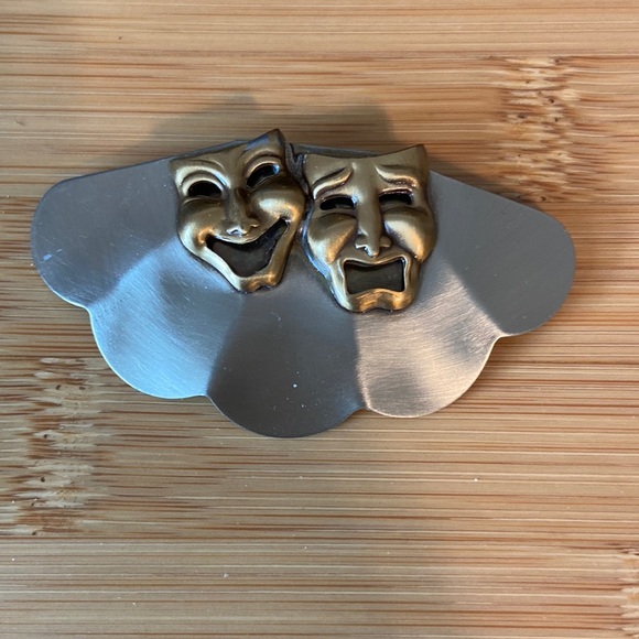 Vintage Little Comedy and Tragedy Theatre Masks Brooch - Picture 1 of 3